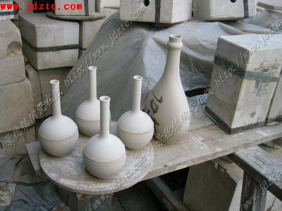 景德镇陶瓷在线 陶瓷艺术文章中心 陶瓷艺术研究 瓷釉·工艺·器型 >>