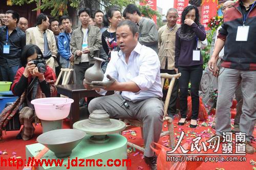 �׽��й������ʣ�����Ļ����ֹ����մ��������ݿ���