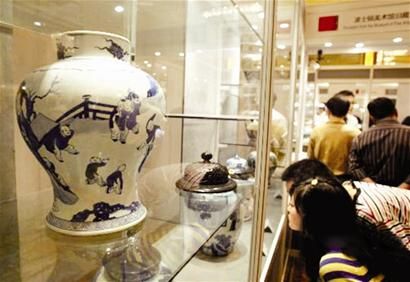 民国瓷收藏渐成气候 几年间身价涨了近十倍