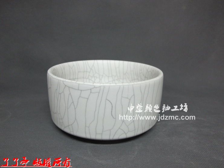 李申盛颜色釉作品：开片的白色  高级陶瓷美术师